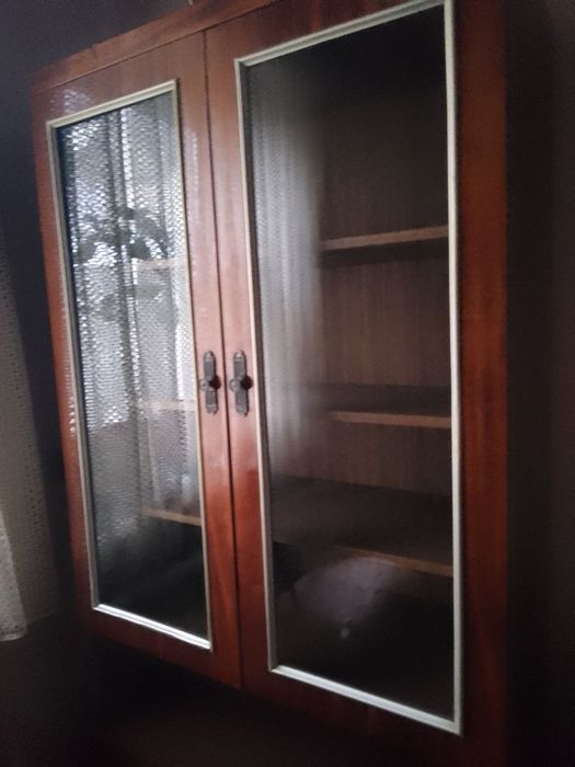 Шафа для книг у хорошому стані