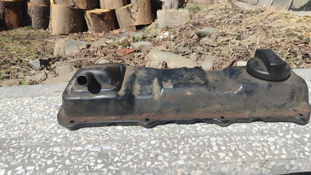 Кришка двигуна 1.8бензин Audi