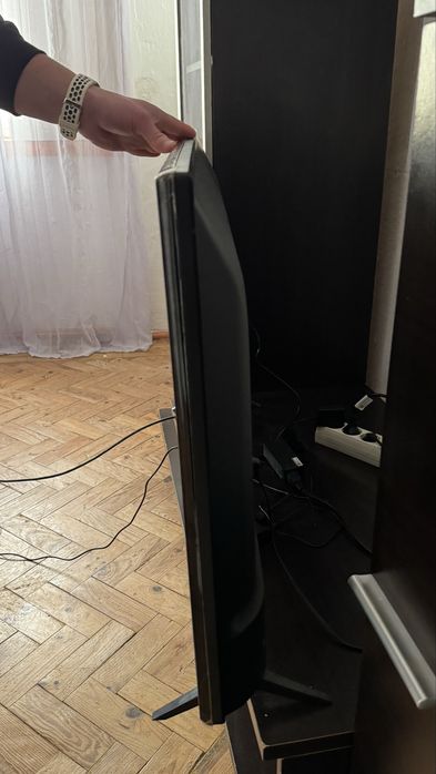 Smart TV LG 43" 4K UHD (Modelo 43UN71006LB) - Excelente Estado