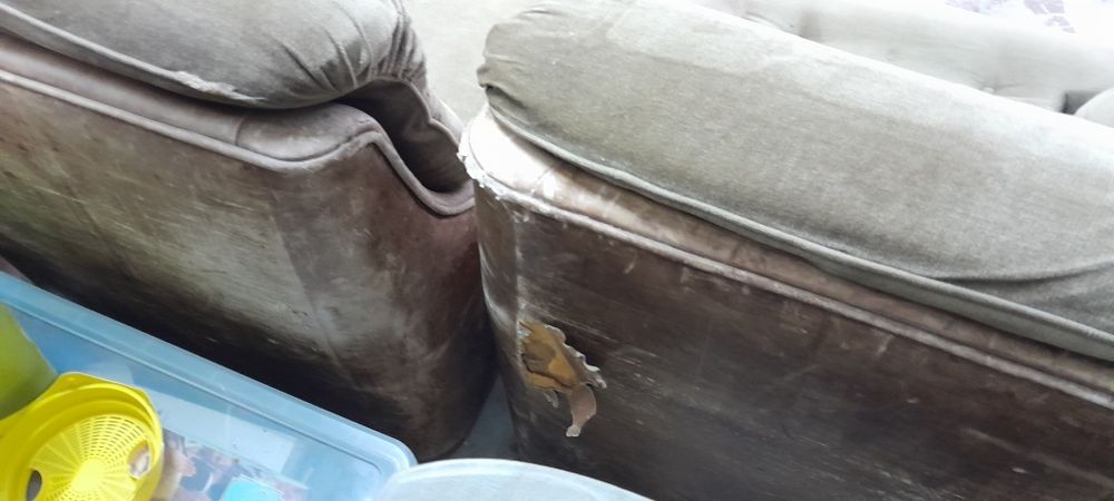Dá-se Sofás vintage para restaurar