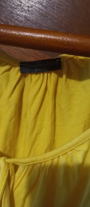 Футболка яскрава