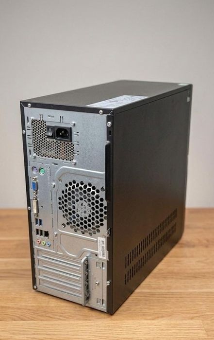 Computador de mesa Fujitsu P420