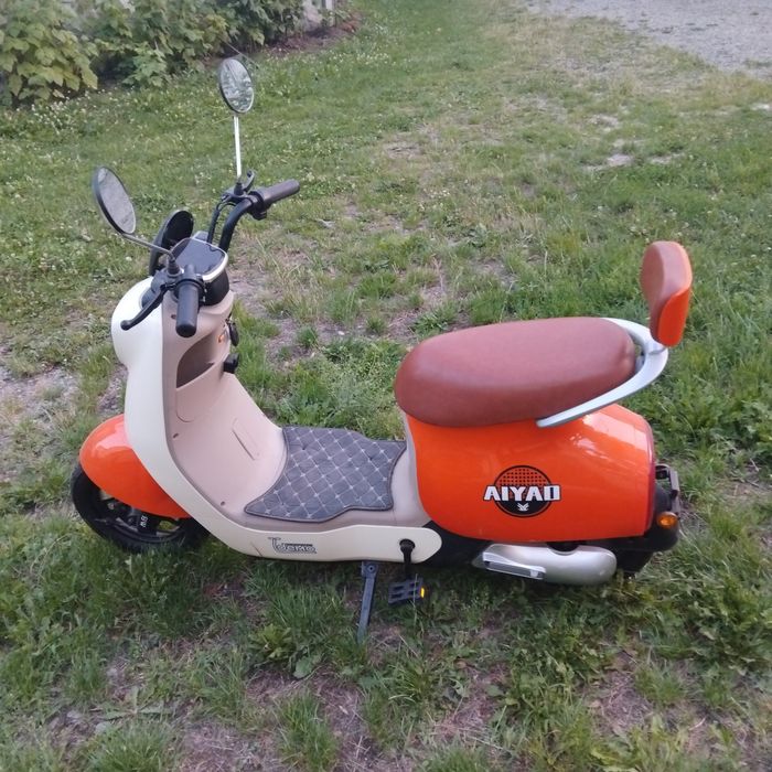 Електроскутер AIYI