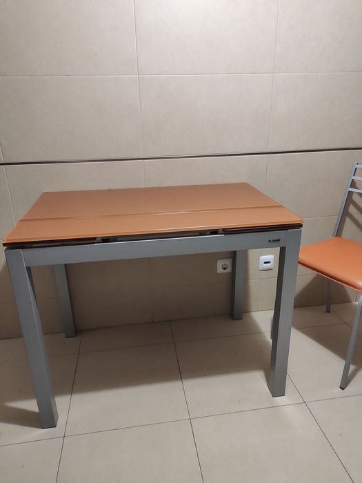 Mesa de vidro praticamente nova