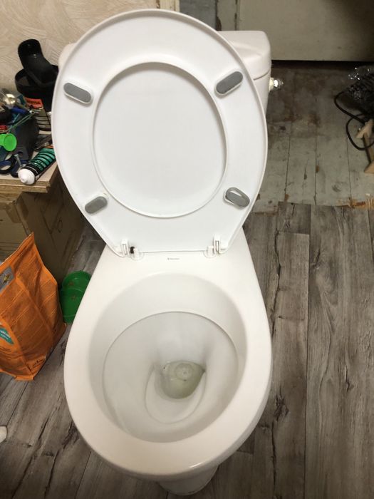 Унитаз с бачком