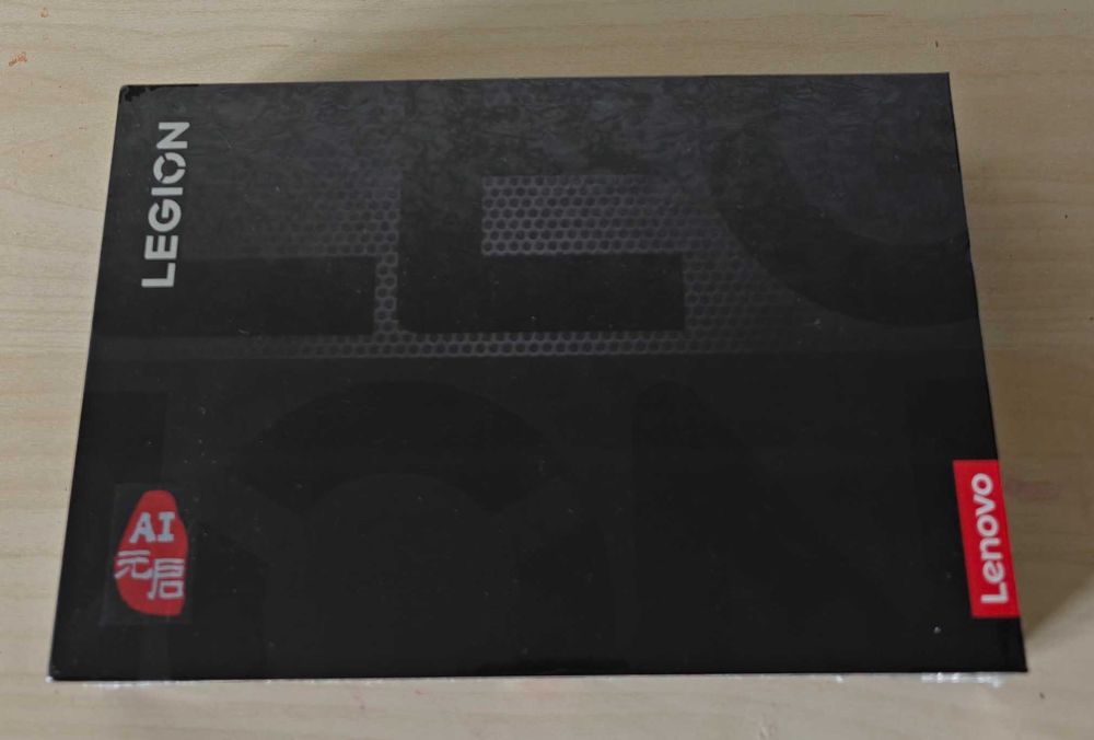 Ігровий Планшет Lenovo Legion Y700 5 Gen 2026 16+512GB TB323FU Snapdragon 8 Elite Gen 5