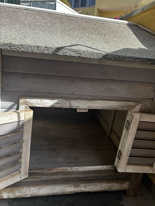 Casota de Madeira para Cão "Dog’s Inn" (Excelente Estado)
