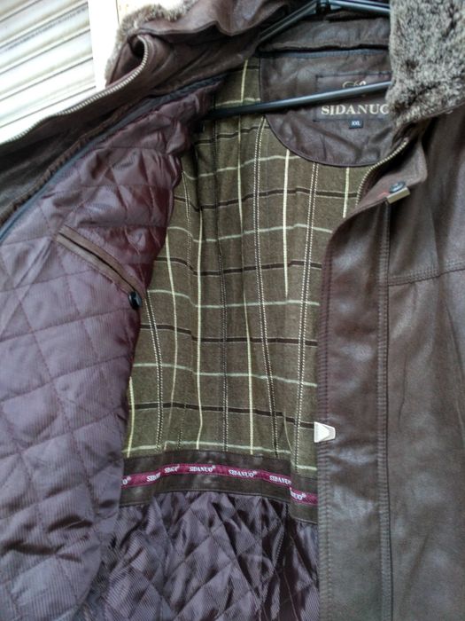 Продам тёплую, зимнюю, новую куртку.