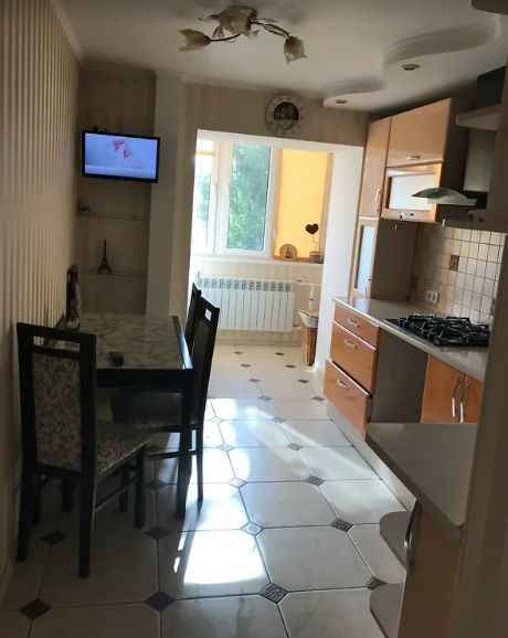 2 кімнатна квартираПарк ШевченкоКімнати роздільні.Цегляний будинокГАЗ.