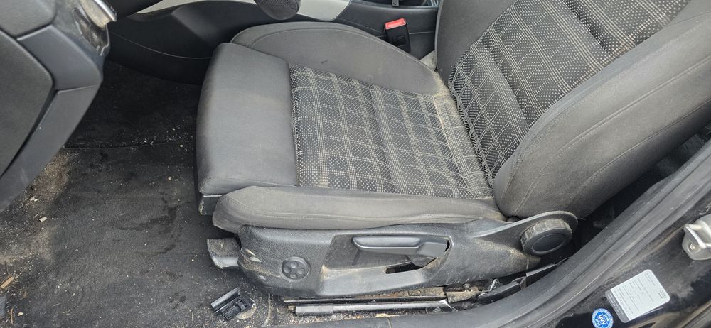 Fotele przednie Audi A4 B8 07-11 grzane szkocka krata Europa