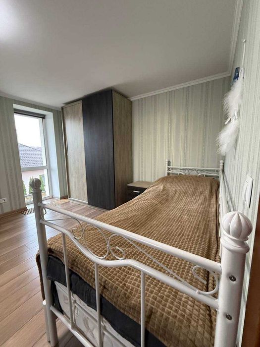 Продам добротний будинок на Агропереробці, з гаражем і ділянкою!