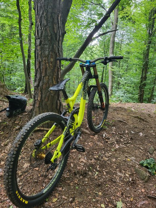 Commencal supreme v3 DH