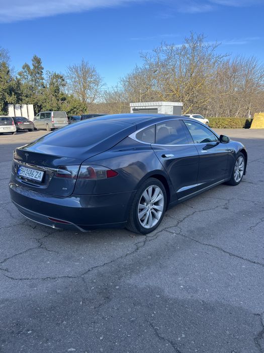 Tesla model s 2014
