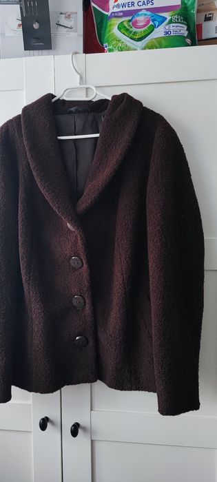 Krótki płaszcz brązowy baranek wełna kurtka