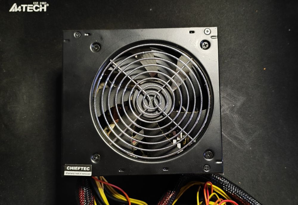 Блок питания Chieftec 700W