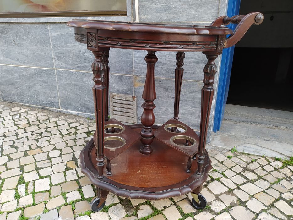 Bar Garrafeira Chá Mesa Redonda Com Rodas Antiga Vintage