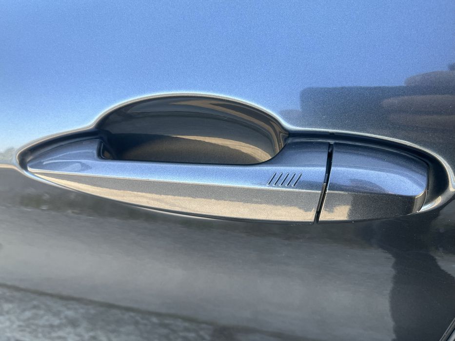 BMW 225xe гібрид та електро