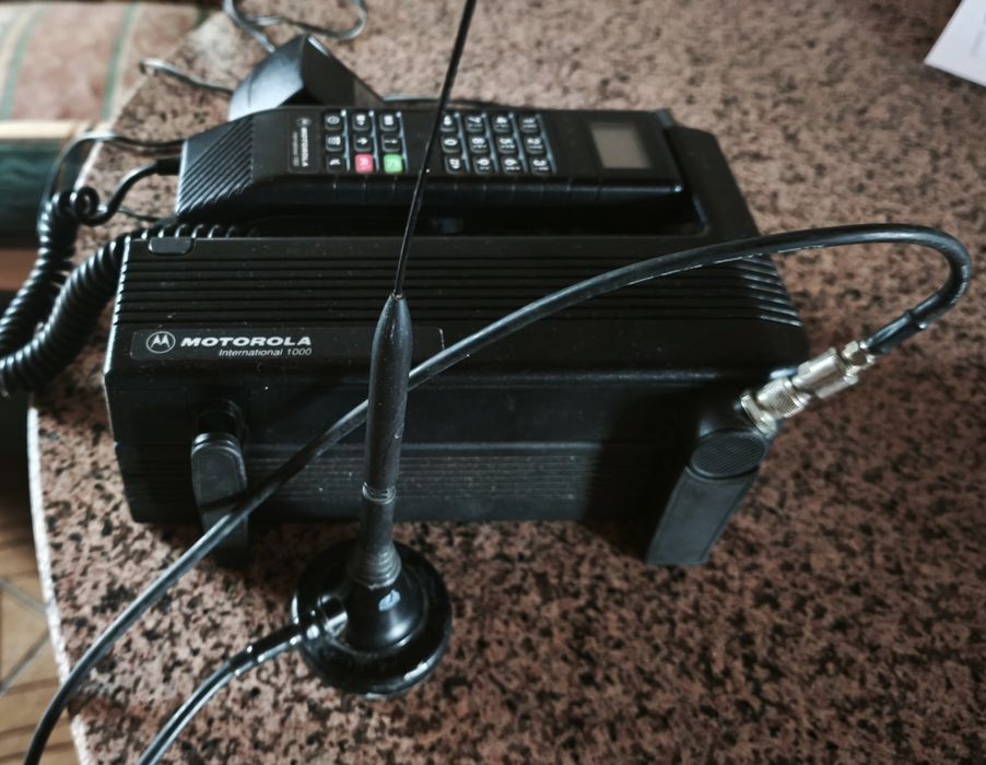 Telefone móvel antigo