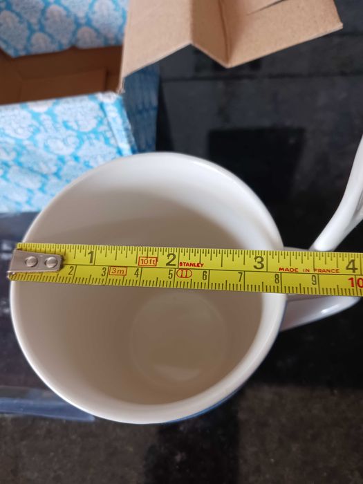 Caneca nova com caixa . Chá ou café