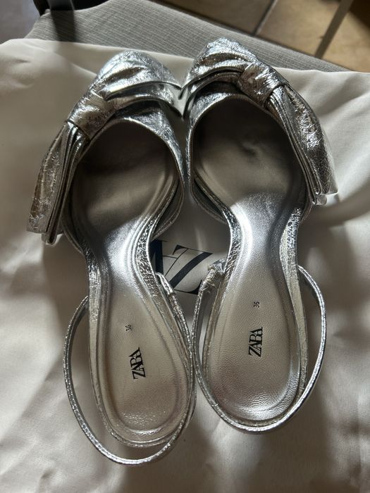 Sapato prateado da Zara