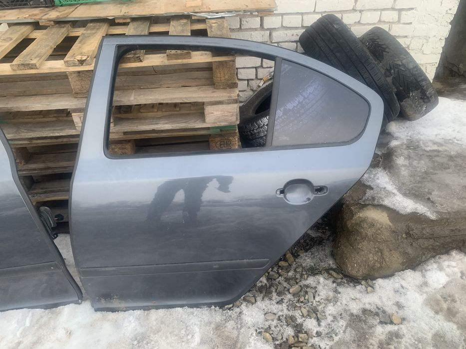 Двері двери зад праві ліві skoda octavia a5