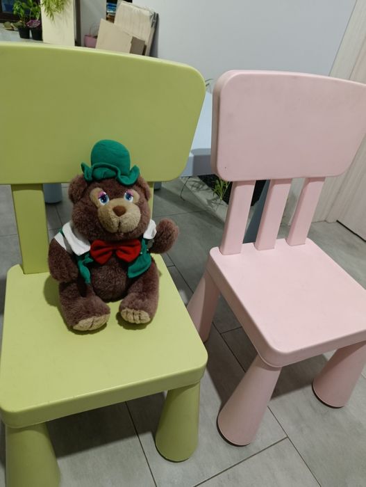 Столик і 2 стільчики IKEA +  подарунок іграшка