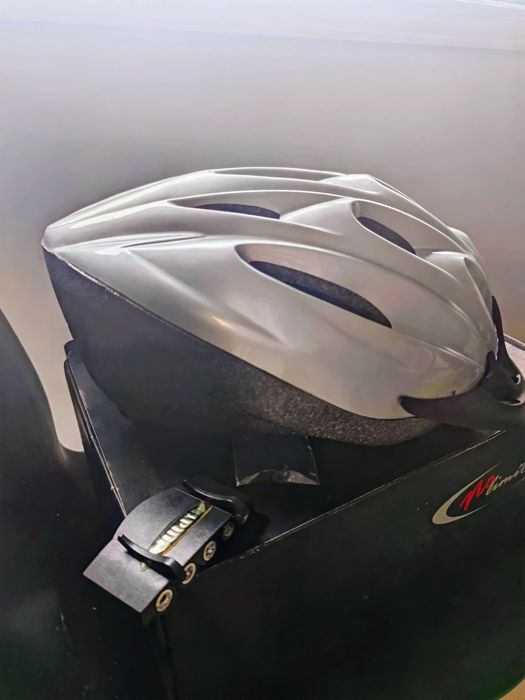 Capacete Novo (bicicletas, trotinetes e skates)