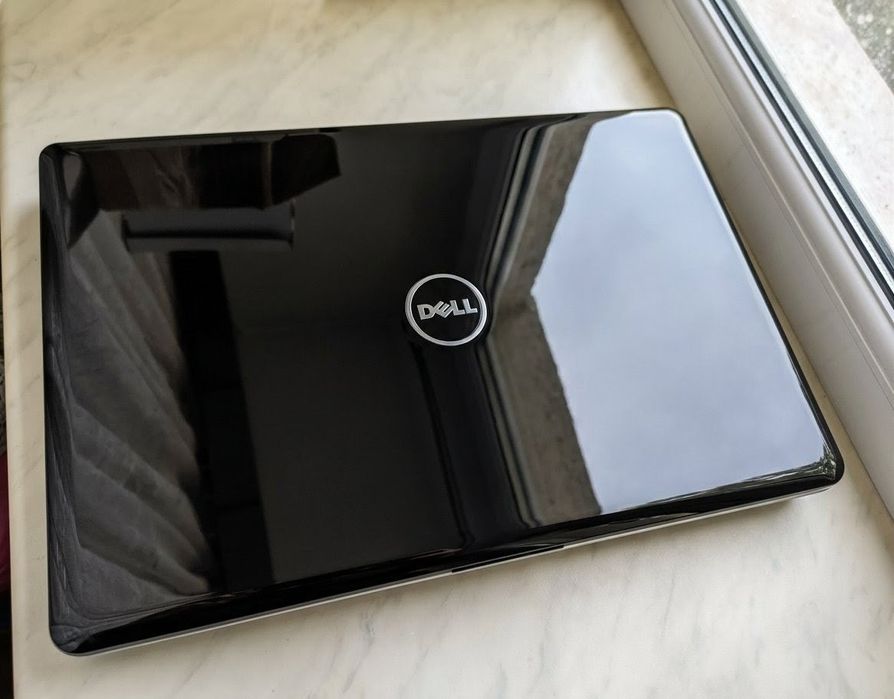 Ноутбук 17.3" Dell Inspiron 1750 / 4 ГБ RAM / 500 ГБ HDD / Для работы и учебы