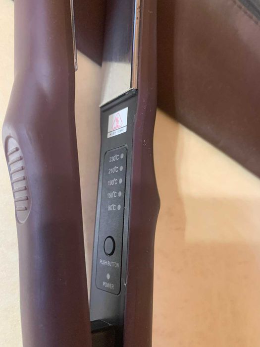 Утюжок для выпрямления волос Be-Uni с зеркальным титановым покрытием