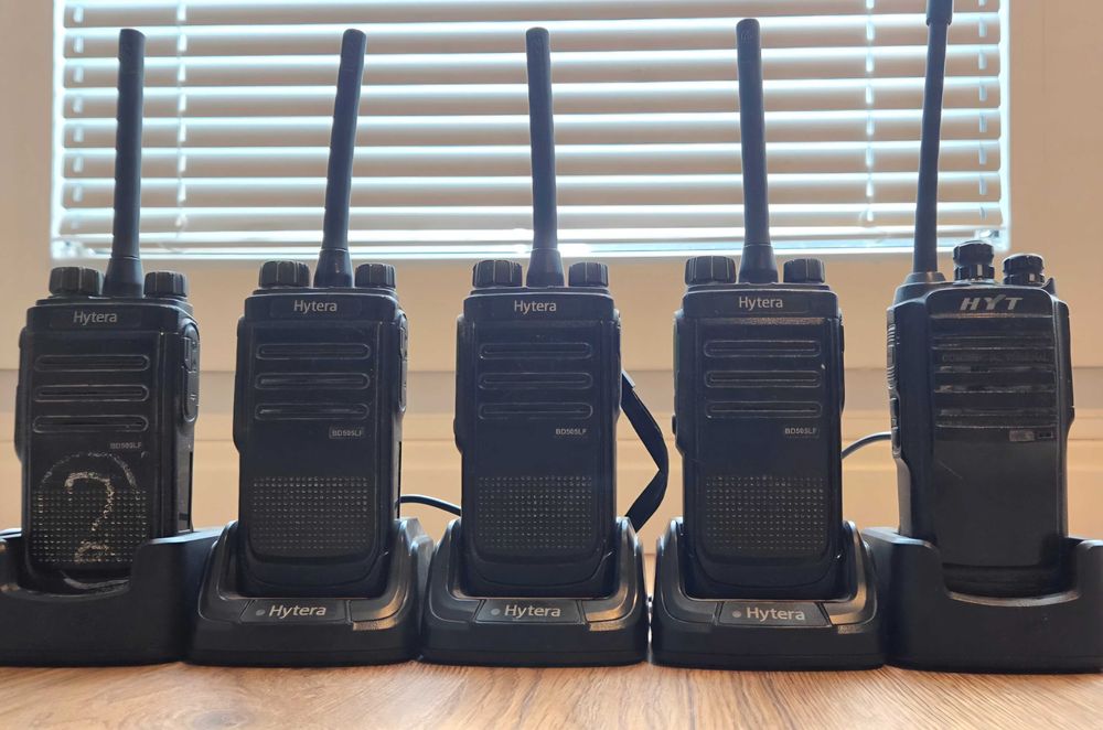 Radiotelefon Hytera BD505LF / HYT TC446S + ładowarki z zasilaczem - cena za 5 sztuk!