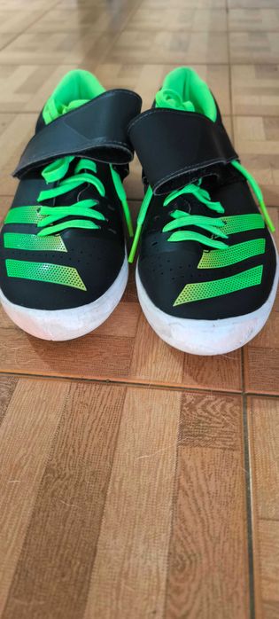 Sapatilhas Adizero - Lançamento de Peso