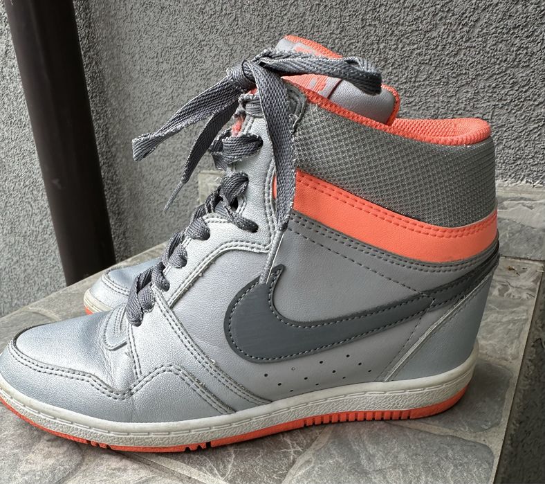 Sneakersy Nike Wolf 37,5