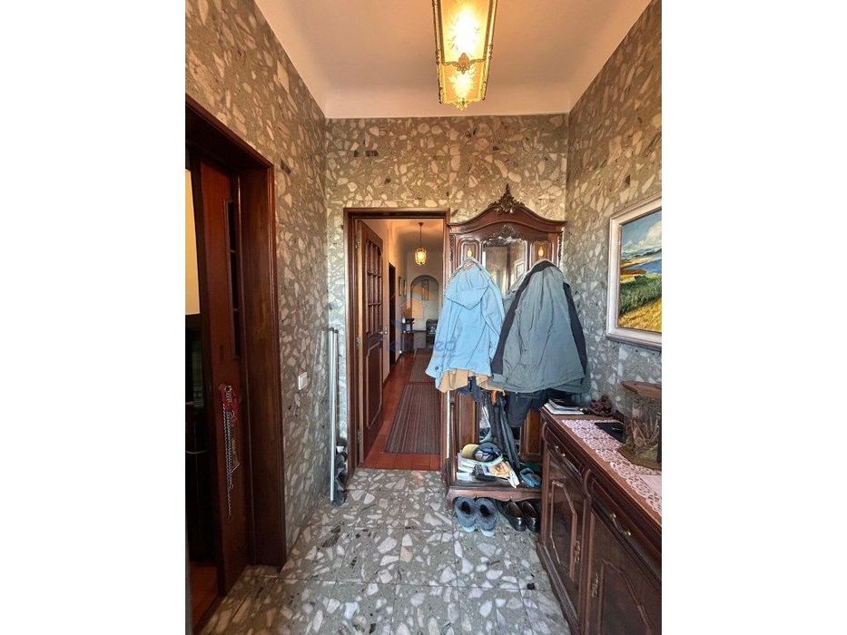 Moradia T5+1 em terreno de 809 m2 | Loures