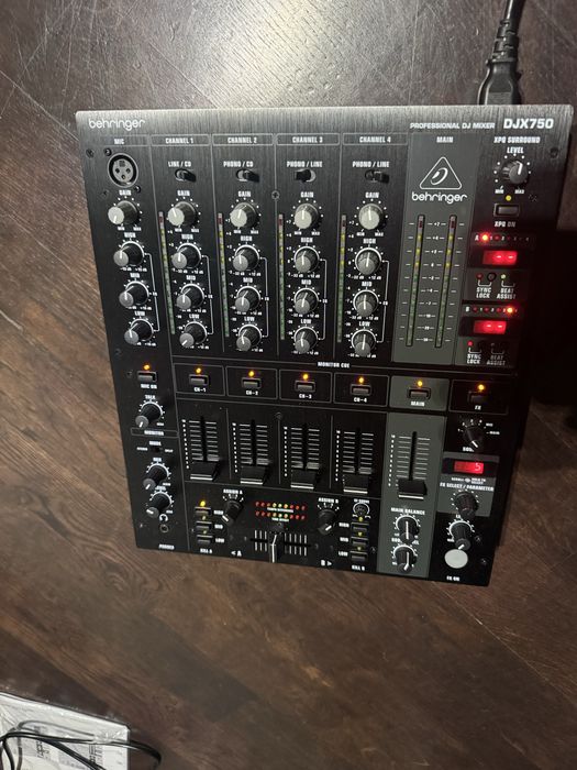 Djx750 behringer prawie nowy (08IX2025 zakup)