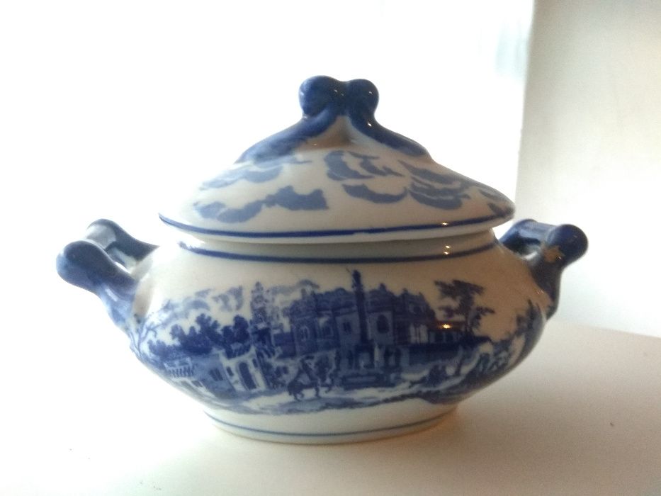Blue-patterned porcelain64740869599746121