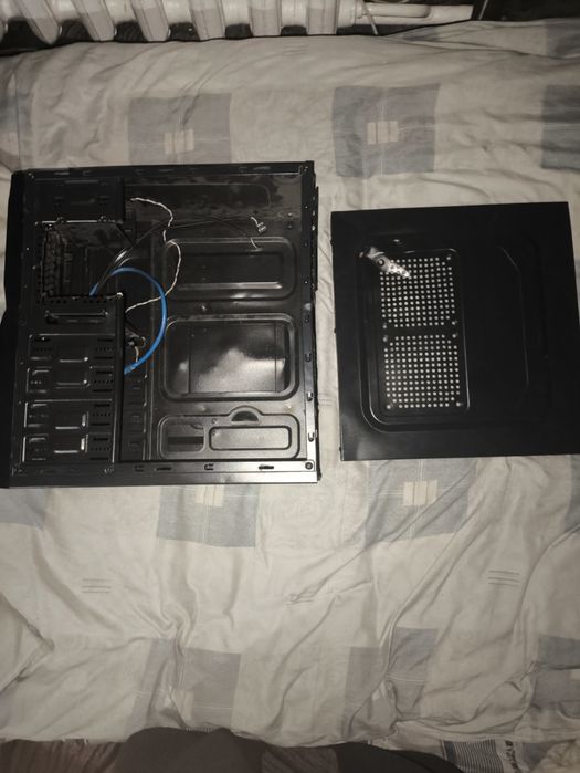 Корпус для комп'ютера пошкодженний!