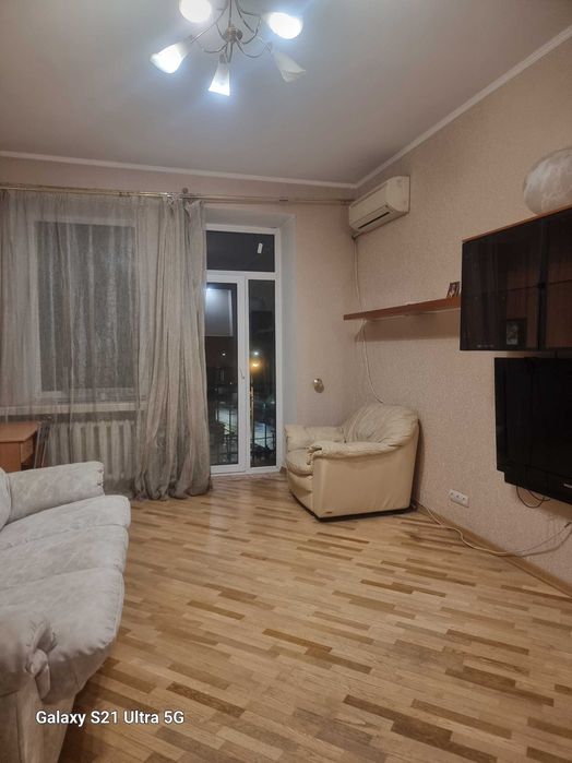 Продам 3 кв вул. Свободи ( Іванова) 12/16, до метро -4 хвилини