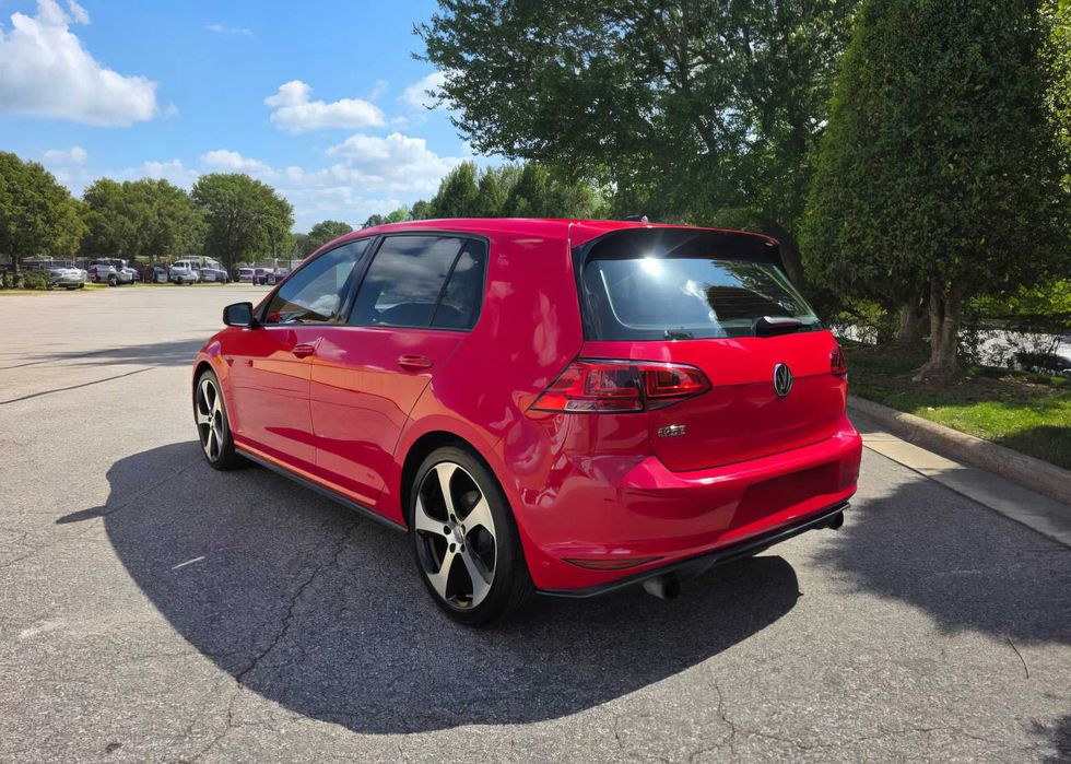 Volkswagen Golf GTI SE      2015