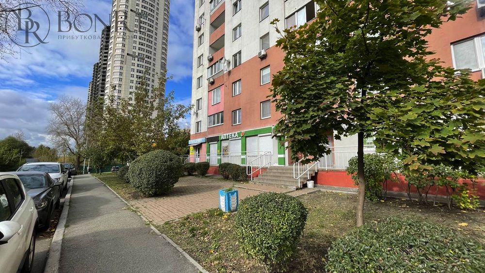 Продаж, Торгове, Фасад, пр-т. Червоної калини, 74,5м2