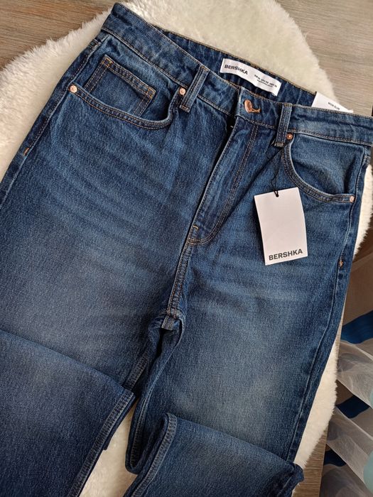 Джинси  жіночі BERSHKA,MOM slim,Нові! 40-й розмір L - ка.