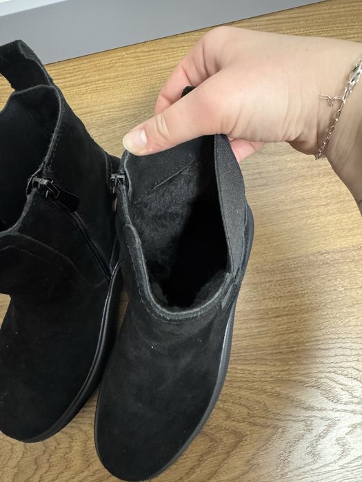 Чоботи жіночі.