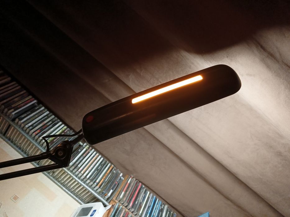 Настольная лампа на струбцине,Level.