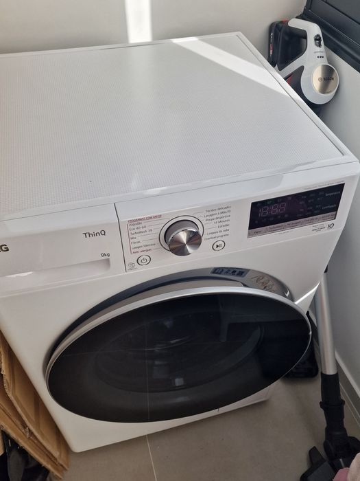 Máquina Lavar Roupa LG 9KG, IA, Classe A, Turbo Wash, Garantia