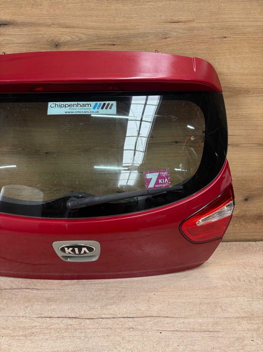 klapa bagażnika kia rio III
