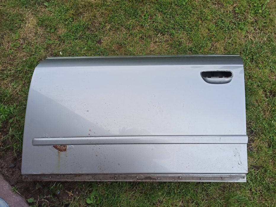 Drzwi lewe przód A4 b7