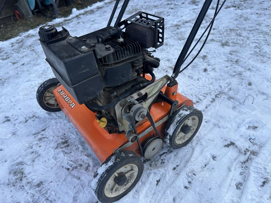 Wertykulator spalinowy