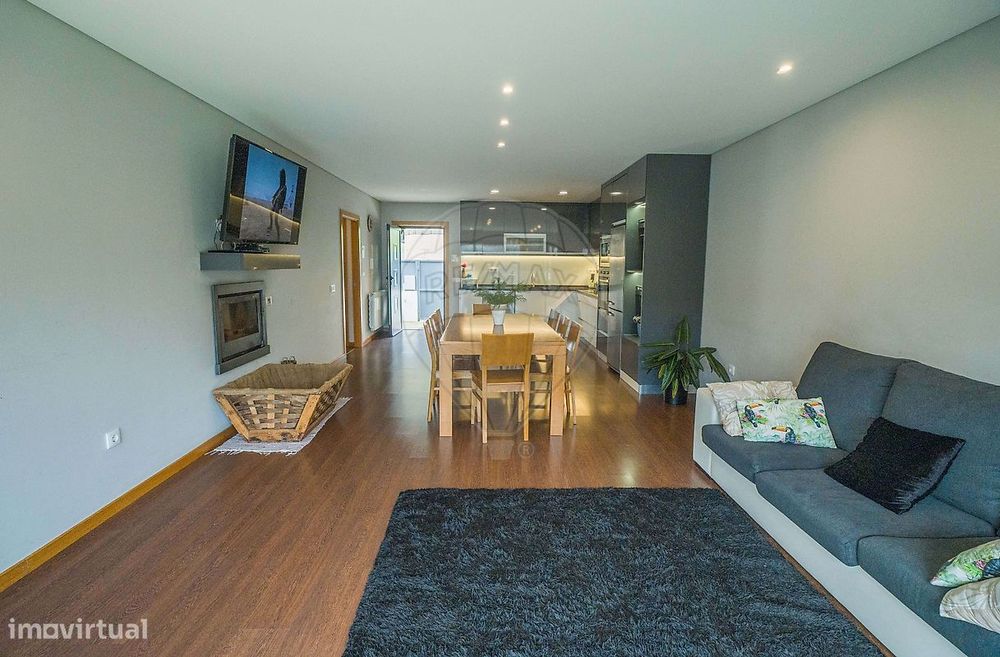 Moradia T4 para venda