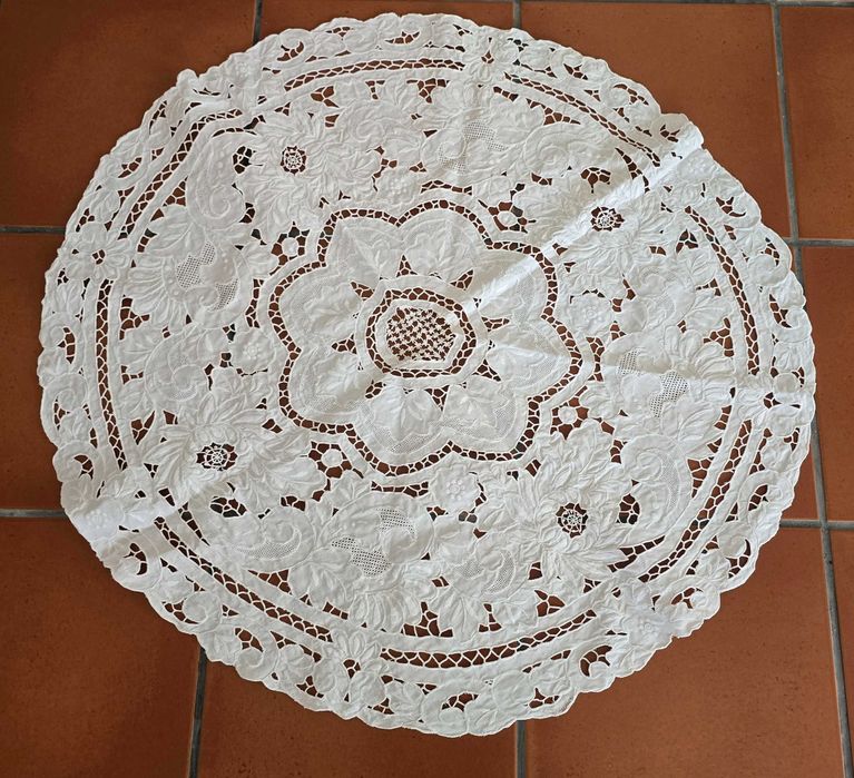 Naperon branco bordado