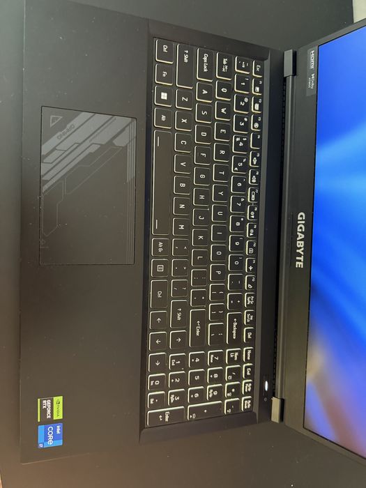 Laptop Gigabyte rtx 4050. i7 13gen +myszka i plecak