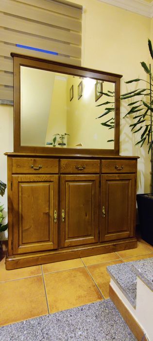 Aparador em castanho